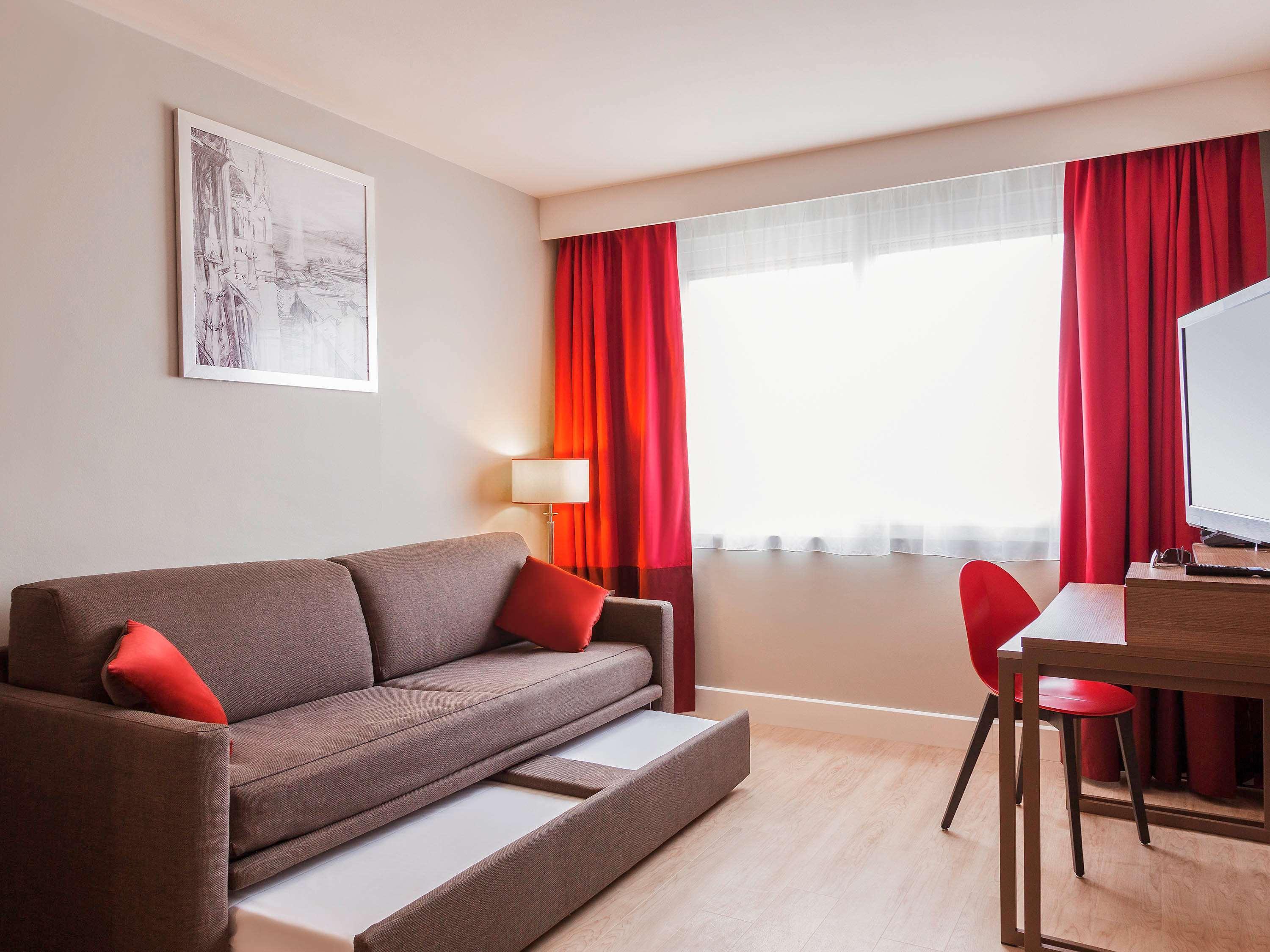 อพาร์ตโฮเต็ล อะดาจิโอ เจนีฟ ชองต์ เจนีส พัวอิลลี Aparthotel ธัวรี ภายนอก รูปภาพ