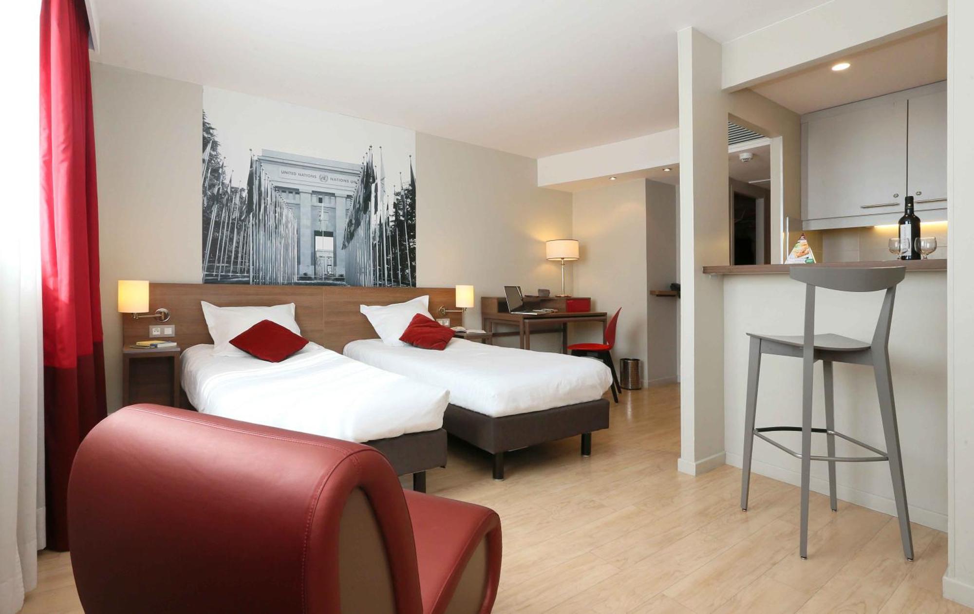 อพาร์ตโฮเต็ล อะดาจิโอ เจนีฟ ชองต์ เจนีส พัวอิลลี Aparthotel ธัวรี ภายนอก รูปภาพ