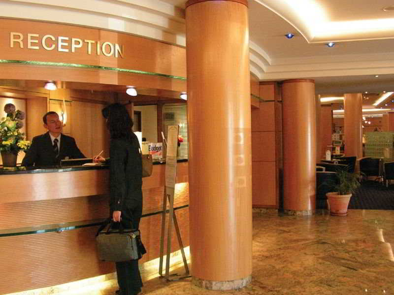 อพาร์ตโฮเต็ล อะดาจิโอ เจนีฟ ชองต์ เจนีส พัวอิลลี Aparthotel ธัวรี ภายนอก รูปภาพ
